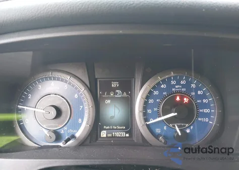 2015 Toyota Sienna Xle 8 Passenger z USA, uszkodzony, nr VIN 5TDYK3DC5FS639225